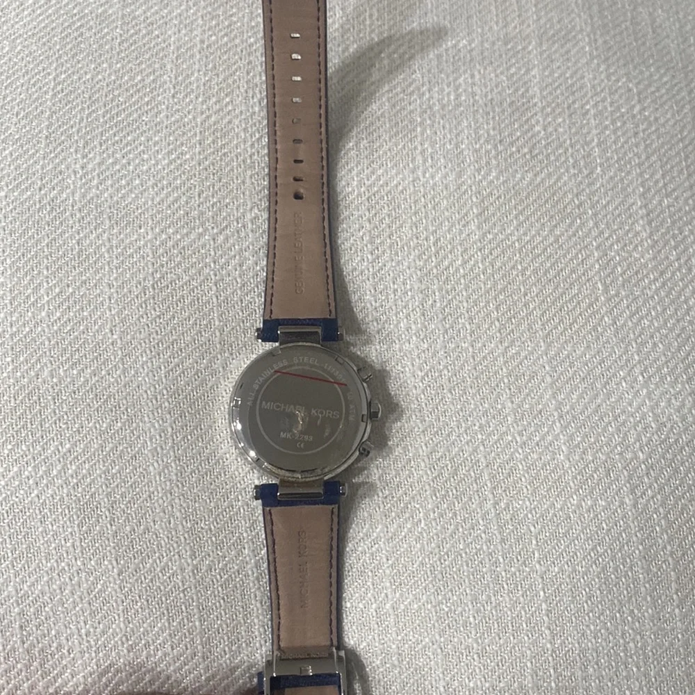 RARE/AUTHENTIC Michael Kors leather watch DIAMOND - Picture 3 of 4